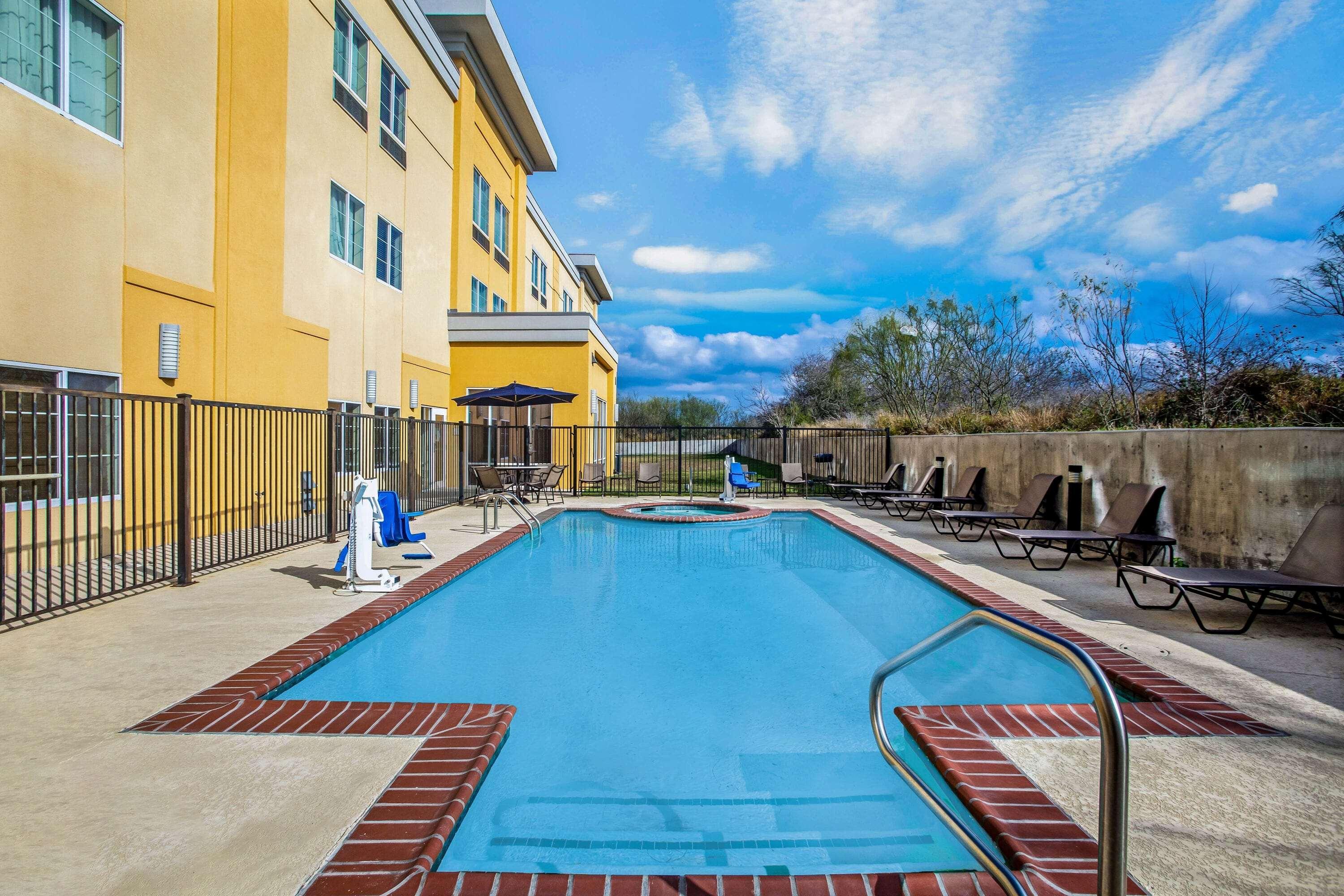 La Quinta By Wyndham Karnes City - Kenedy Exterior foto